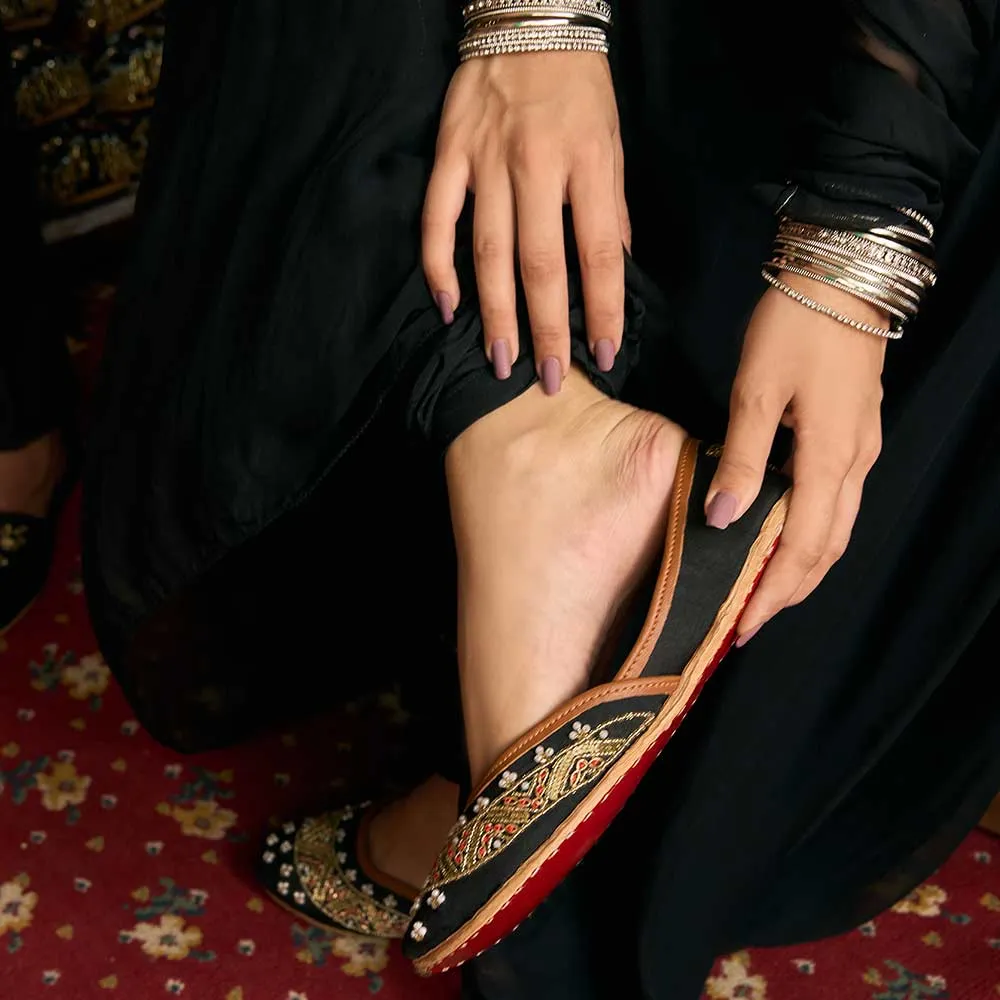 Adele (Black)