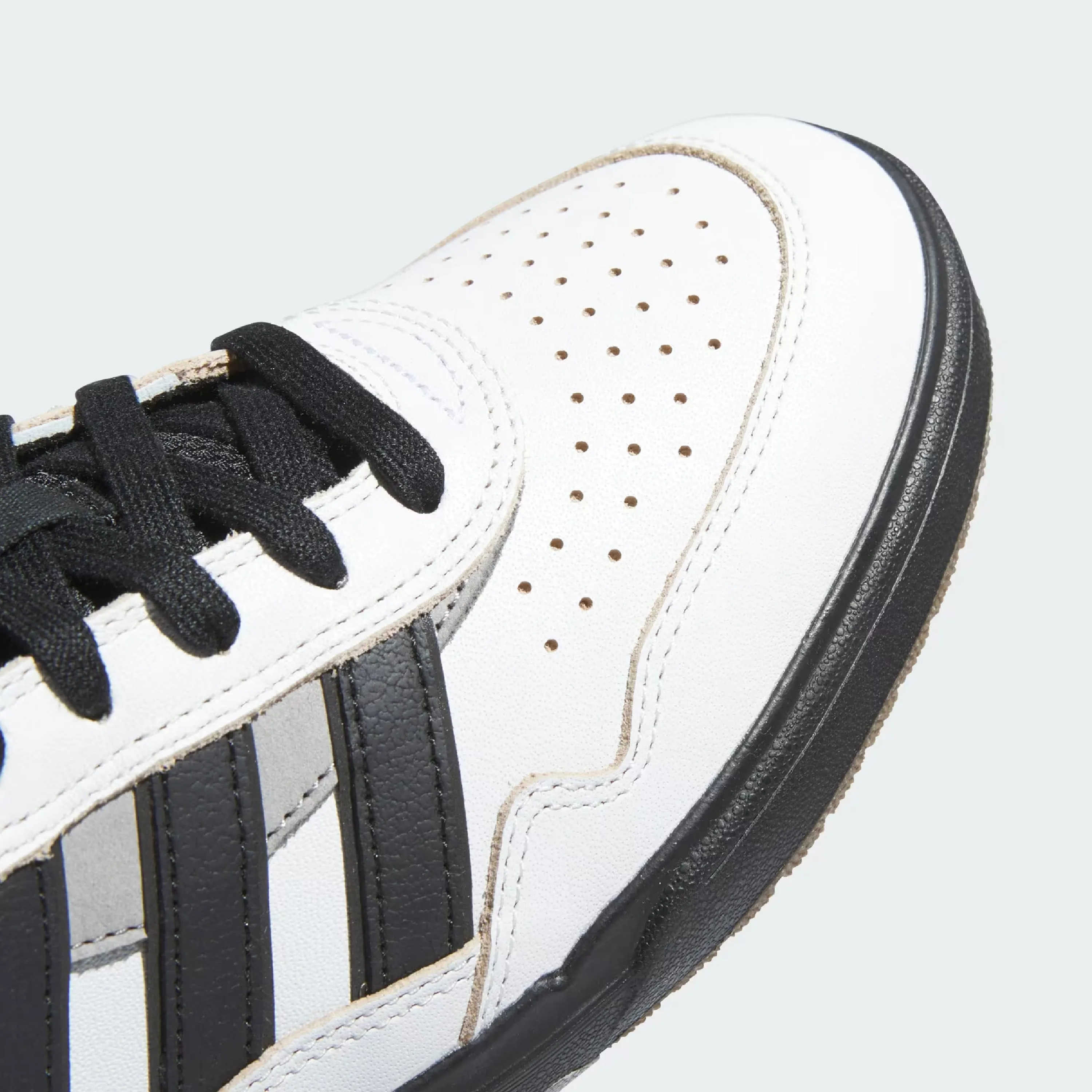 ADIDAS TYSHAWN 2 CRYSTAL WHITE / CORE BLACK / CHARCOAL SOLID GREY