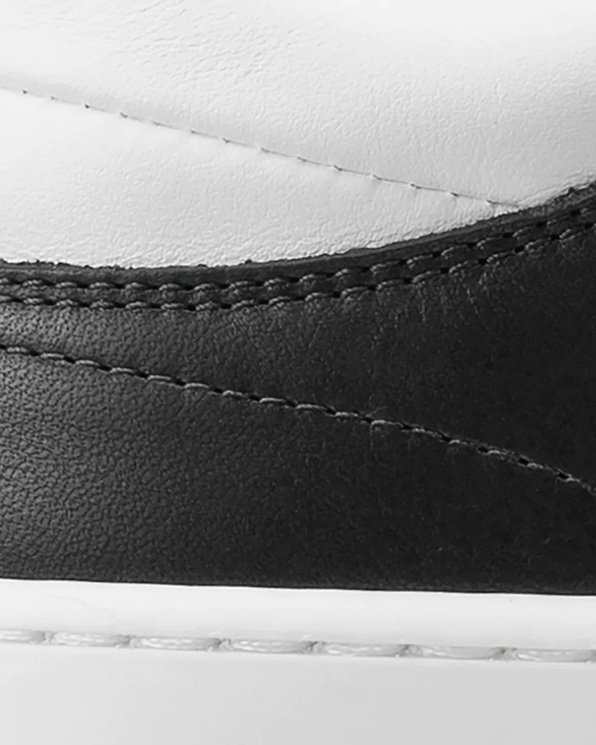 Aventino Panda Low Top Sneakers