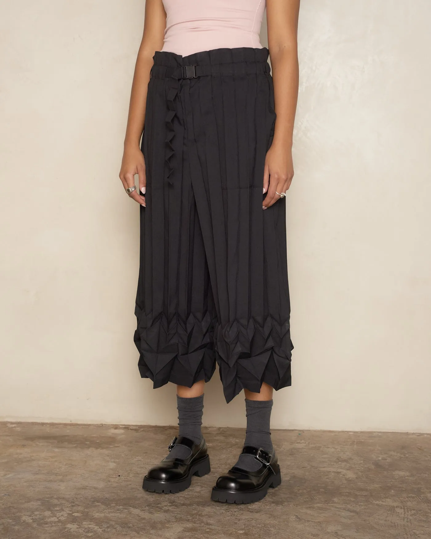 Black Cube Pleat Trouser