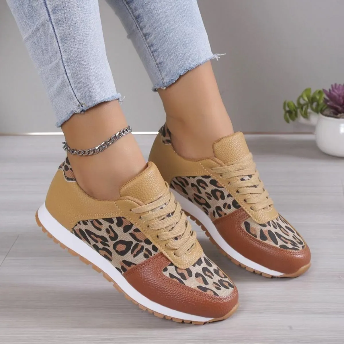 Calley PU Leather Athletic Shoes