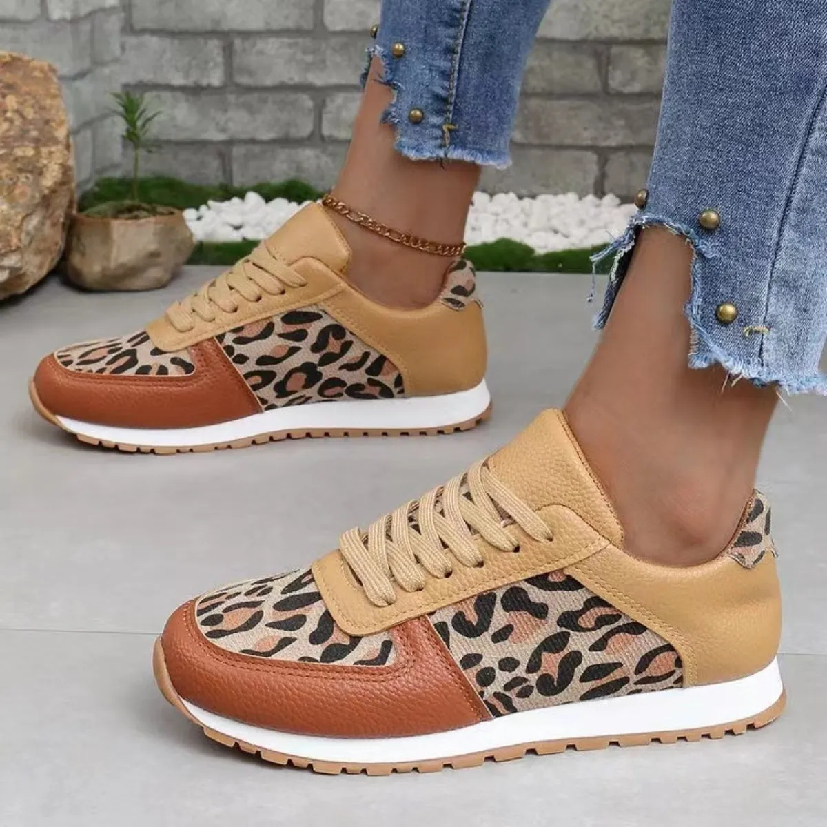 Calley PU Leather Athletic Shoes