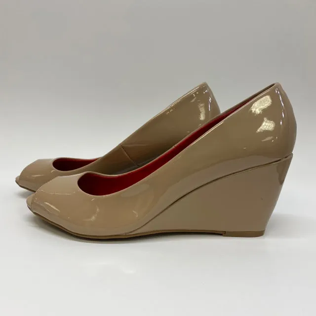 Chinese Laundry Women's Size 8 Tan Solid Wedge Shoes