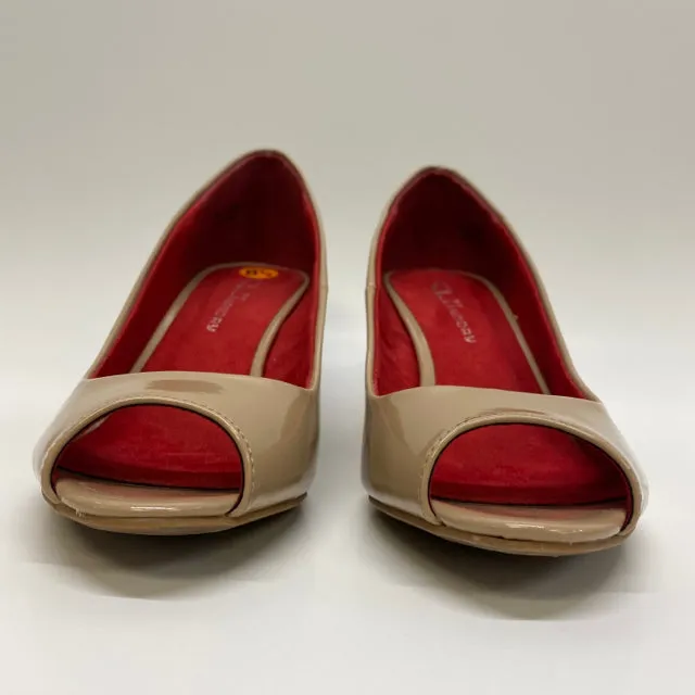 Chinese Laundry Women's Size 8 Tan Solid Wedge Shoes