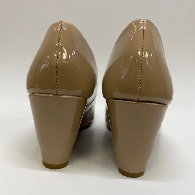 Chinese Laundry Women's Size 8 Tan Solid Wedge Shoes