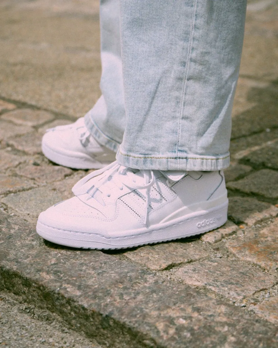 Forum Low - White/White