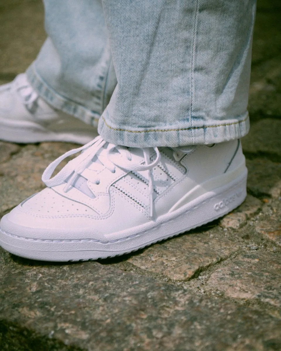 Forum Low - White/White