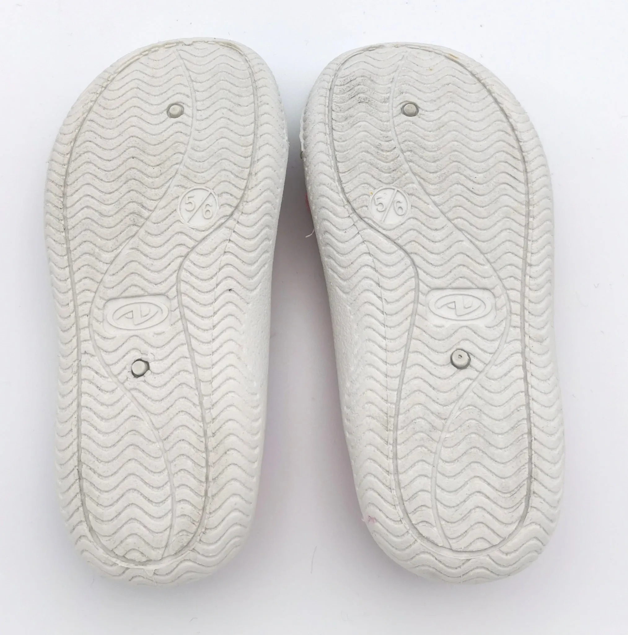 GIRL SIZE 5/6 TODDLER - WATER Shoes / Sandals EUC B12