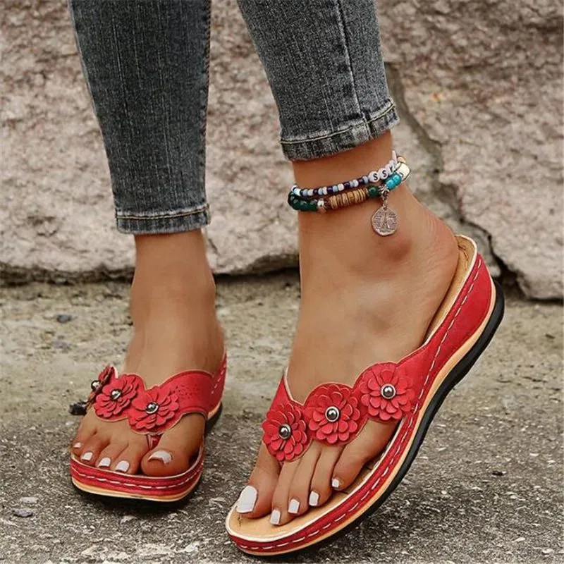 Nanccy Lightweight Flowers Clip Toe Sandals