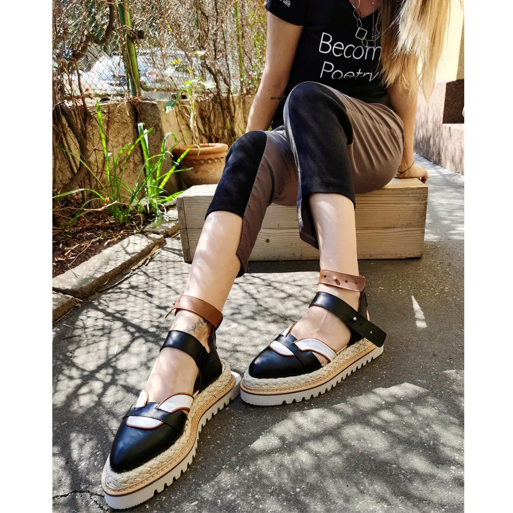 Retro Vibes black leather cut-out flat shoes
