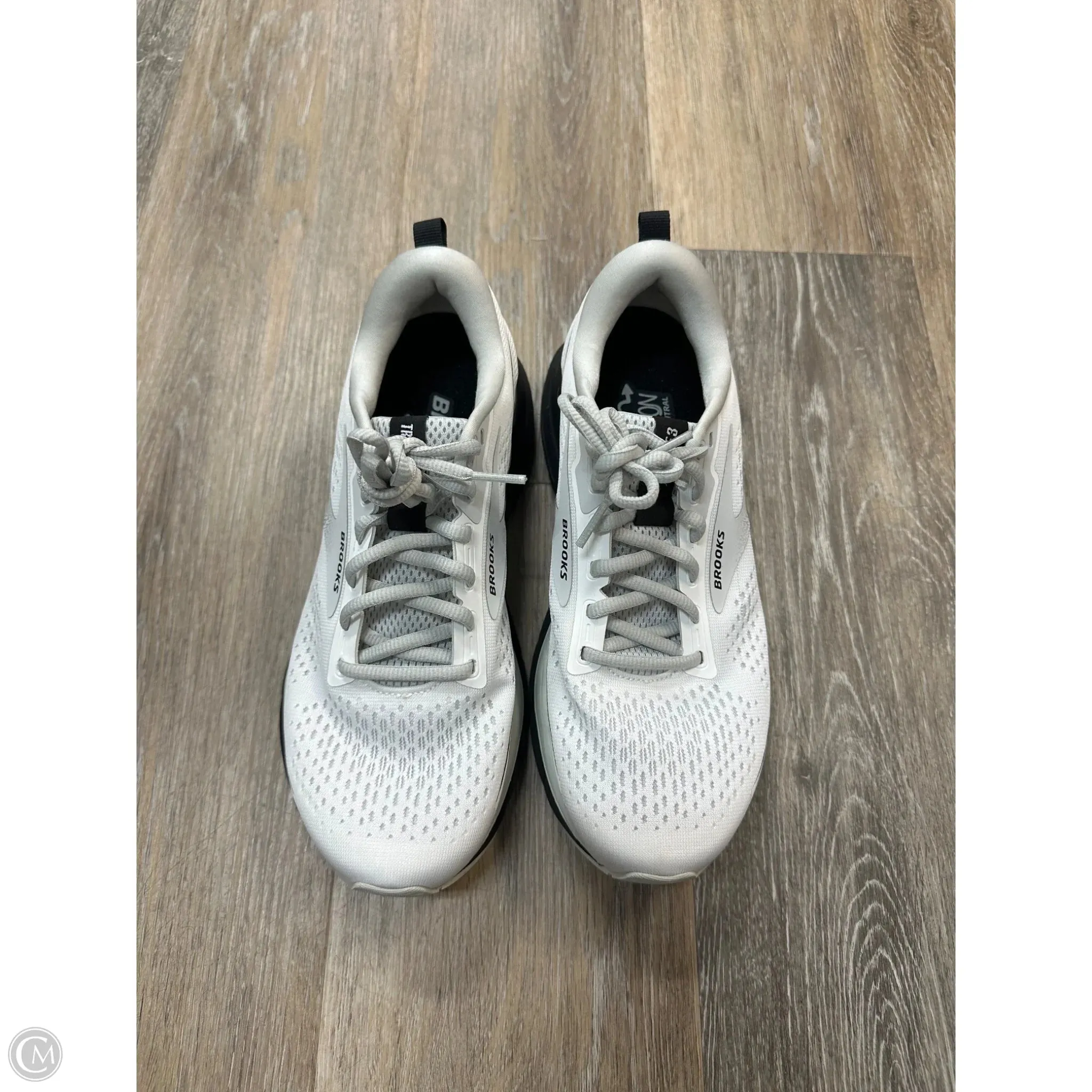 Shoes Athletic By Brooks In White, Size: 8
