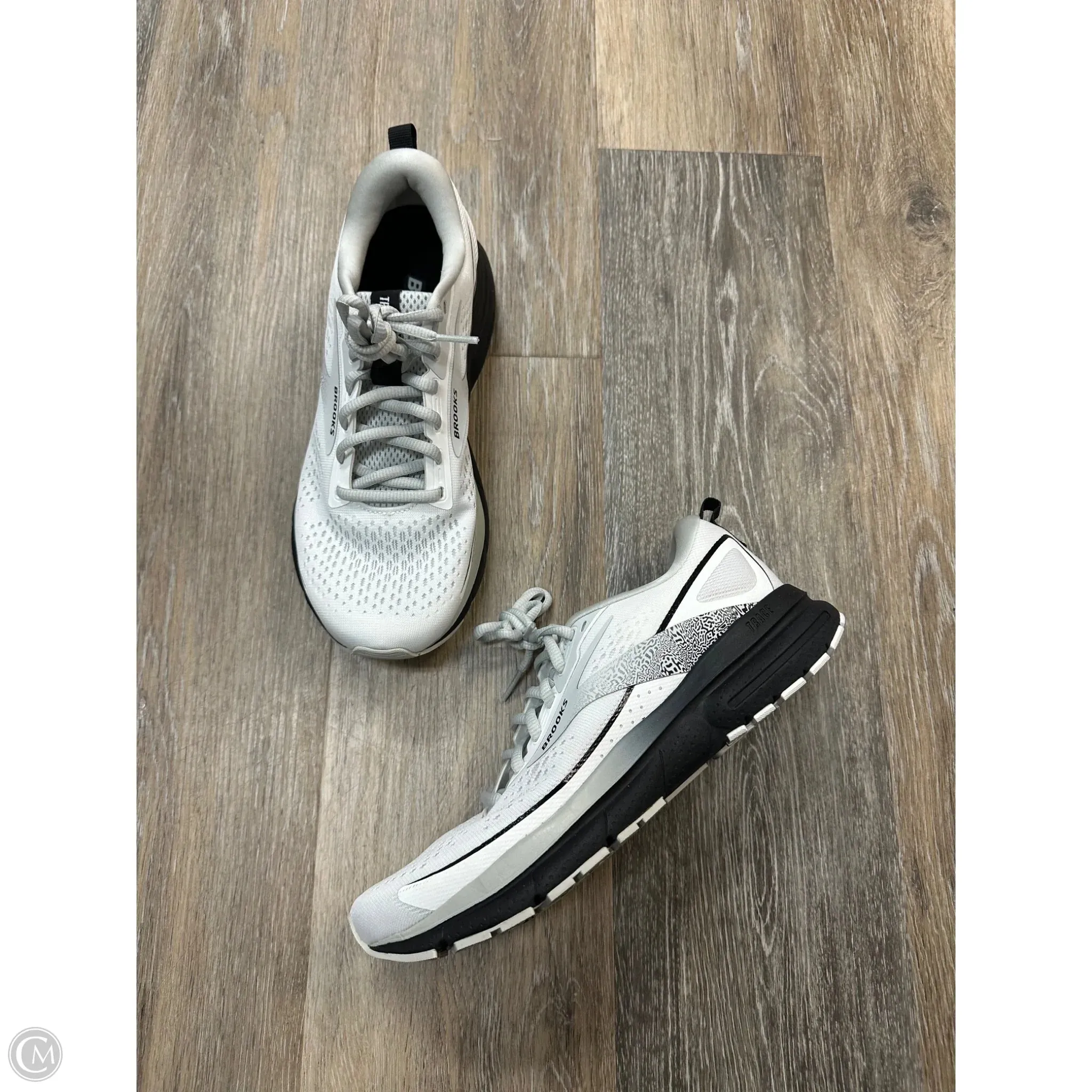 Shoes Athletic By Brooks In White, Size: 8